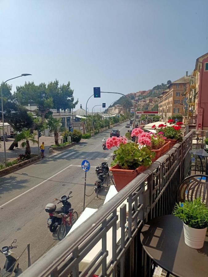 Hotel Serena Arenzano Exterior photo