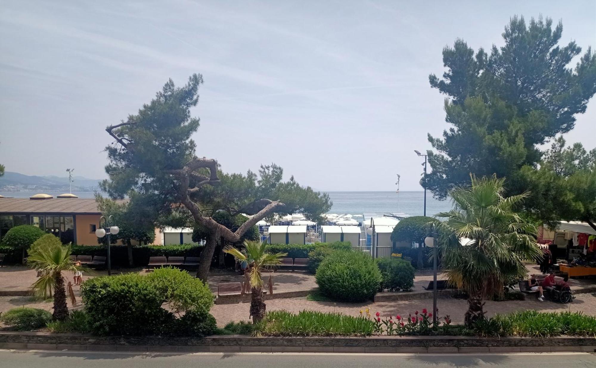 Hotel Serena Arenzano Exterior photo