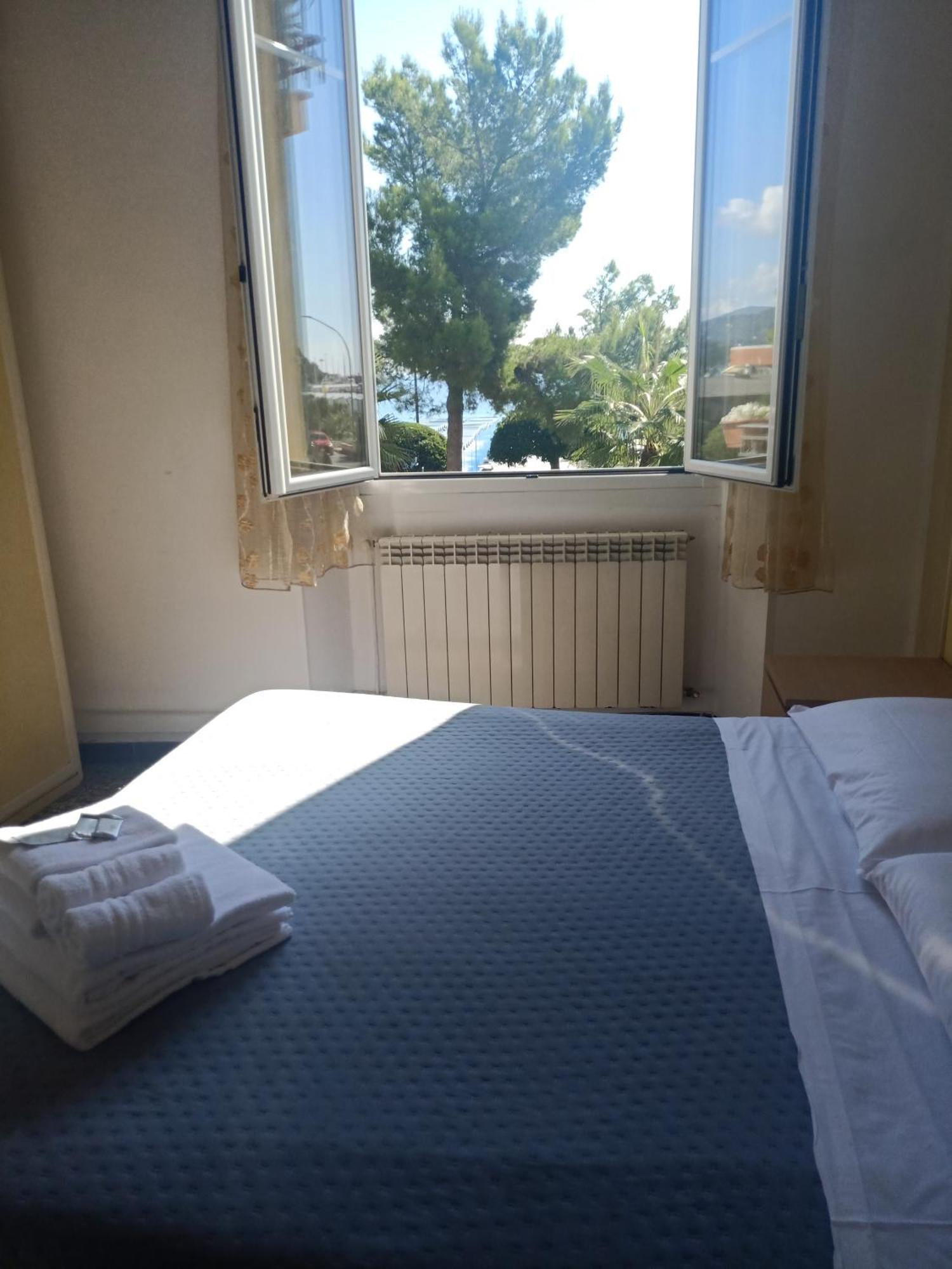 Hotel Serena Arenzano Exterior photo